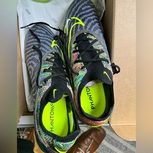 Nike Phantoms Size 10.5 Soccer Cleats